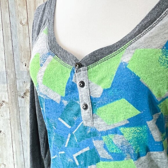 Women's Nollie 3/4 Sleeve Graphic Tee | Size Small | V-Neck Top | Baseball Style - Picture 7 of 12